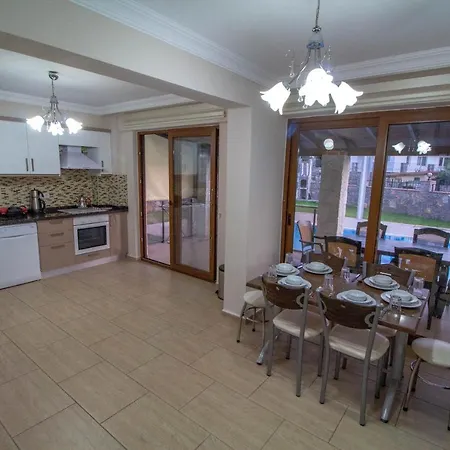 빌라 Prestij Garden 4+1 , Oezel Havuzlu,